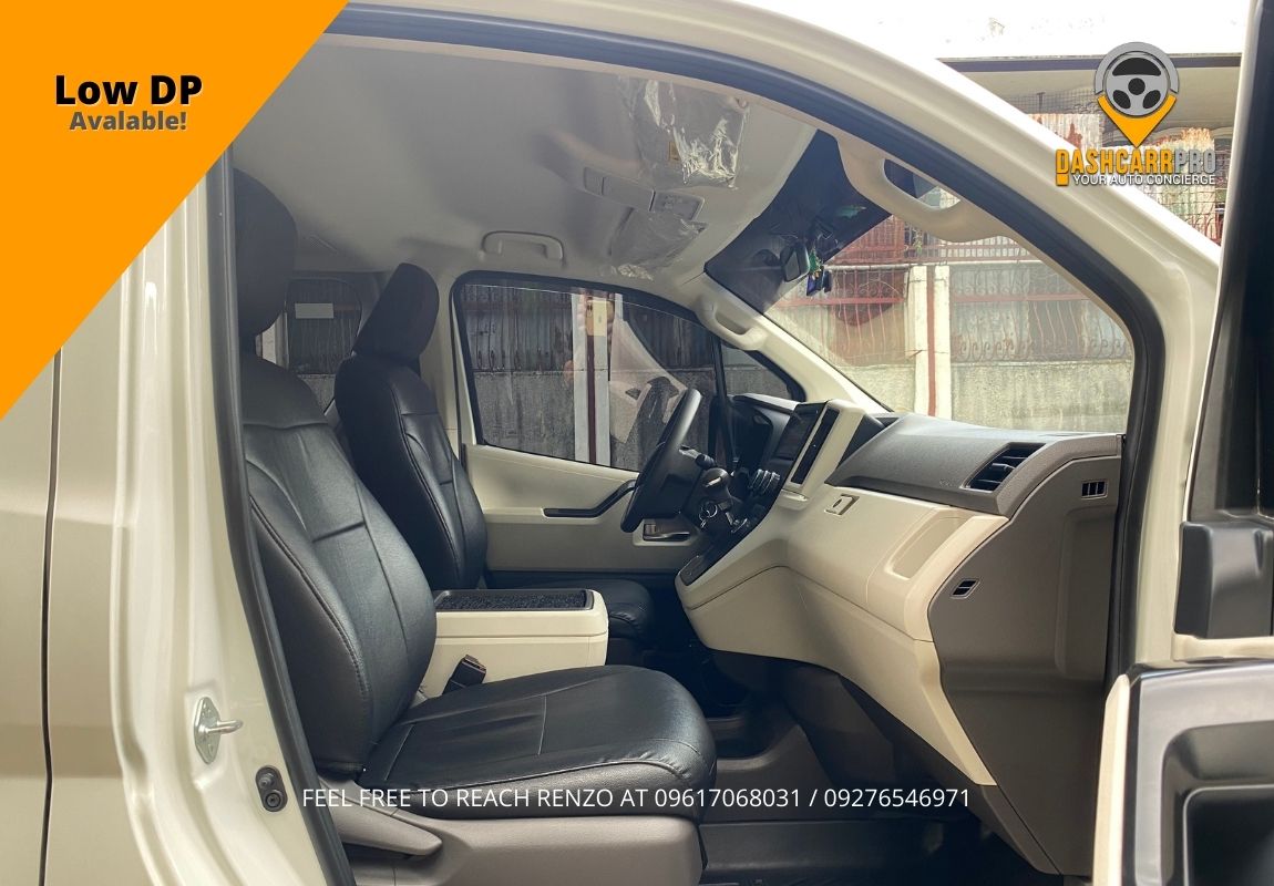 2020 Toyota GL Grandia Captain Seats