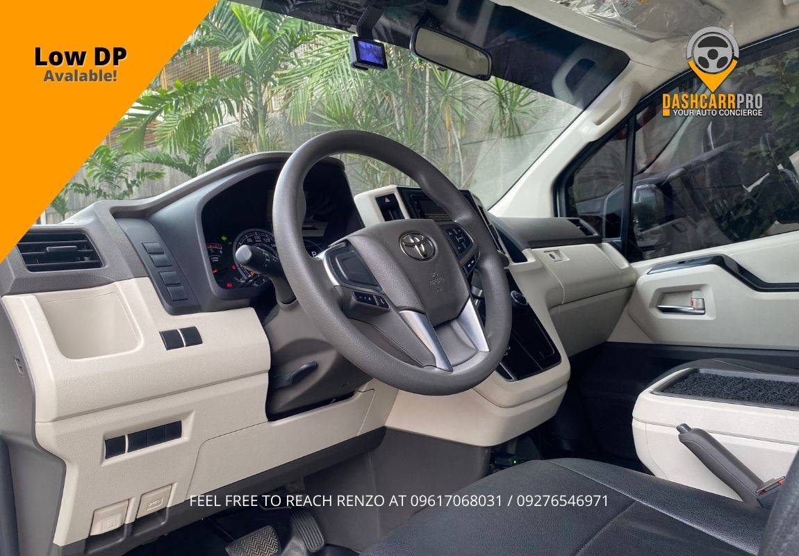 2020 Toyota GL Grandia Captain Seats