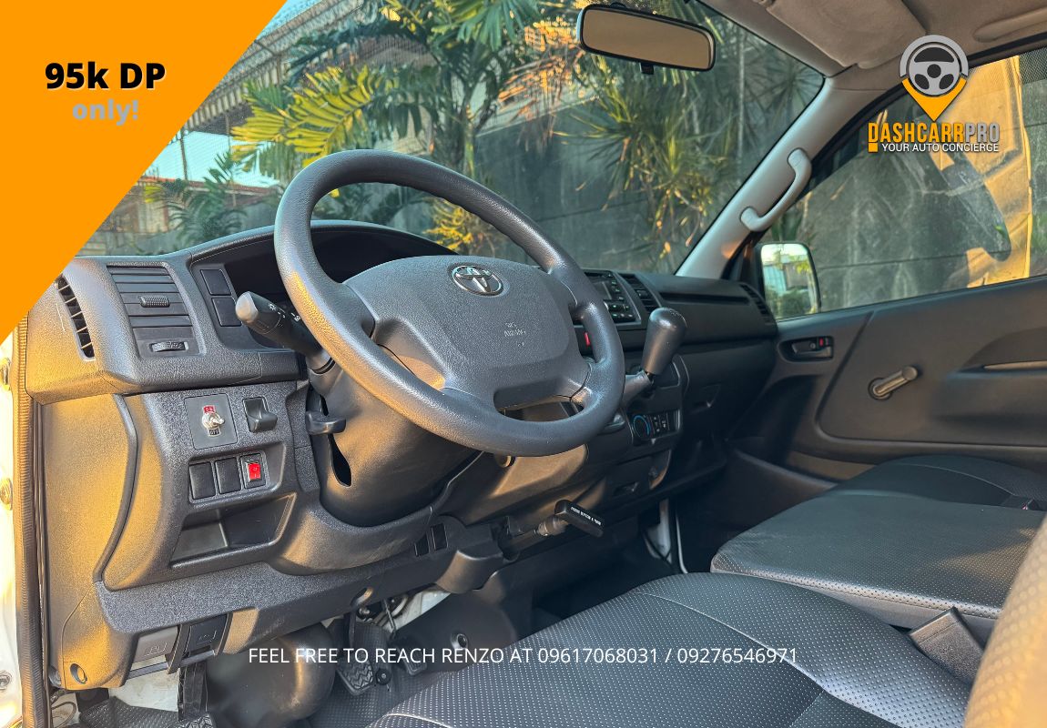 2017 Toyota Hiace MT