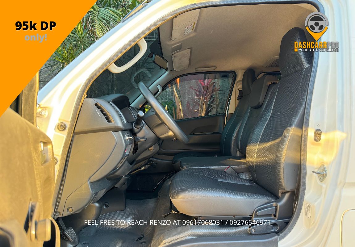 2017 Toyota Hiace MT