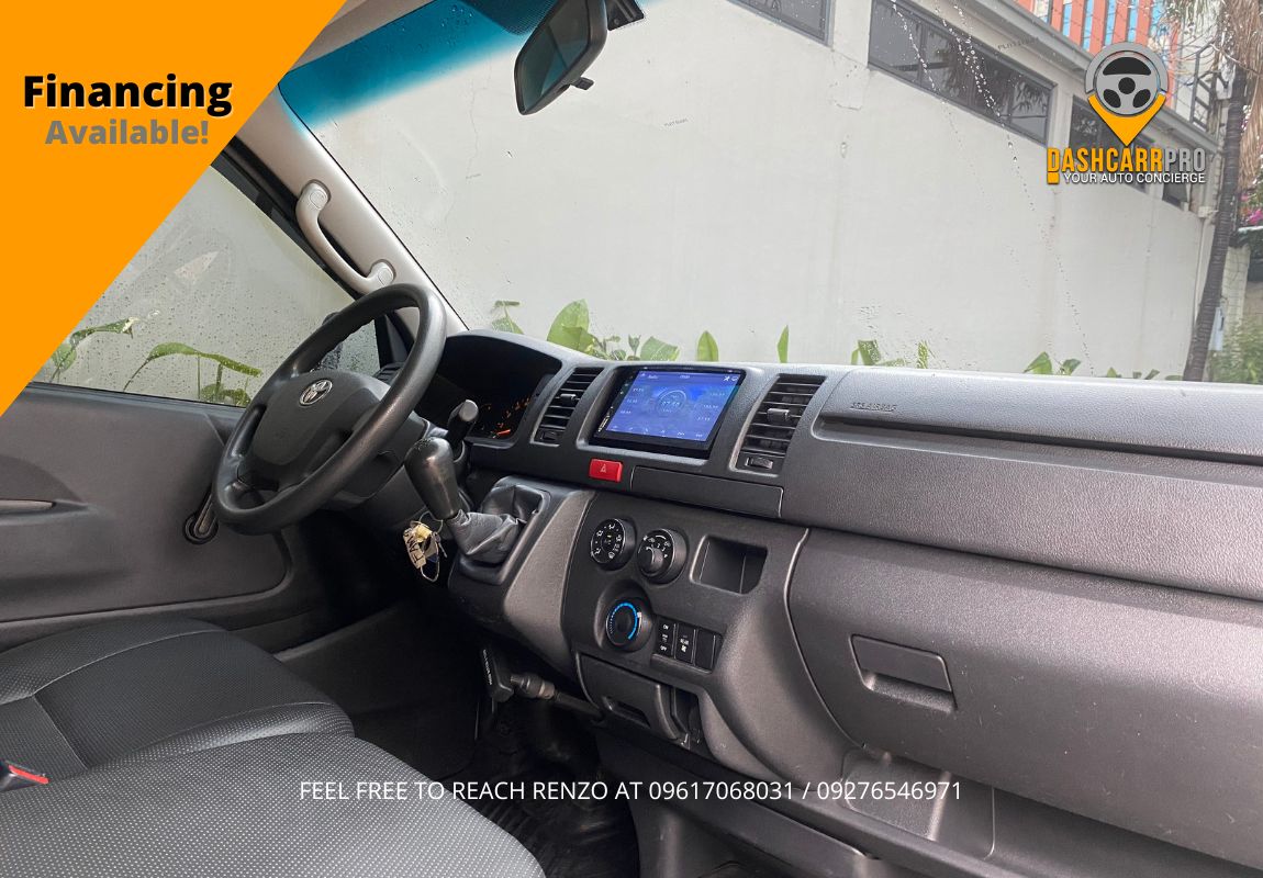 2019 Toyota HiAce Commuter 3.0 MT