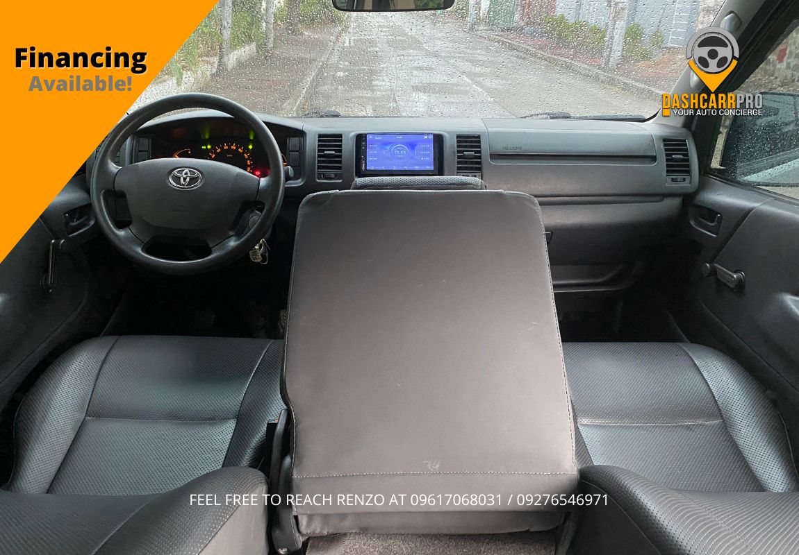 2019 Toyota HiAce Commuter 3.0 MT