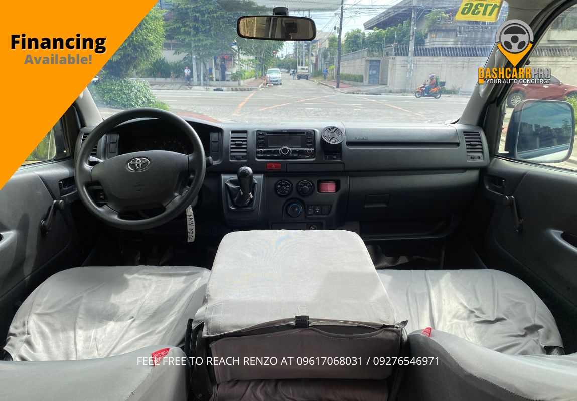 2015 Toyota HiAce Commuter Manual