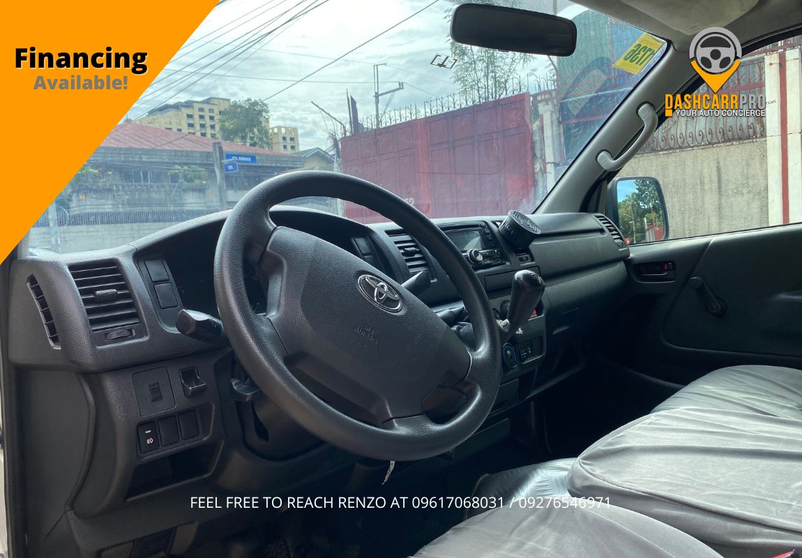 2015 Toyota HiAce Commuter Manual