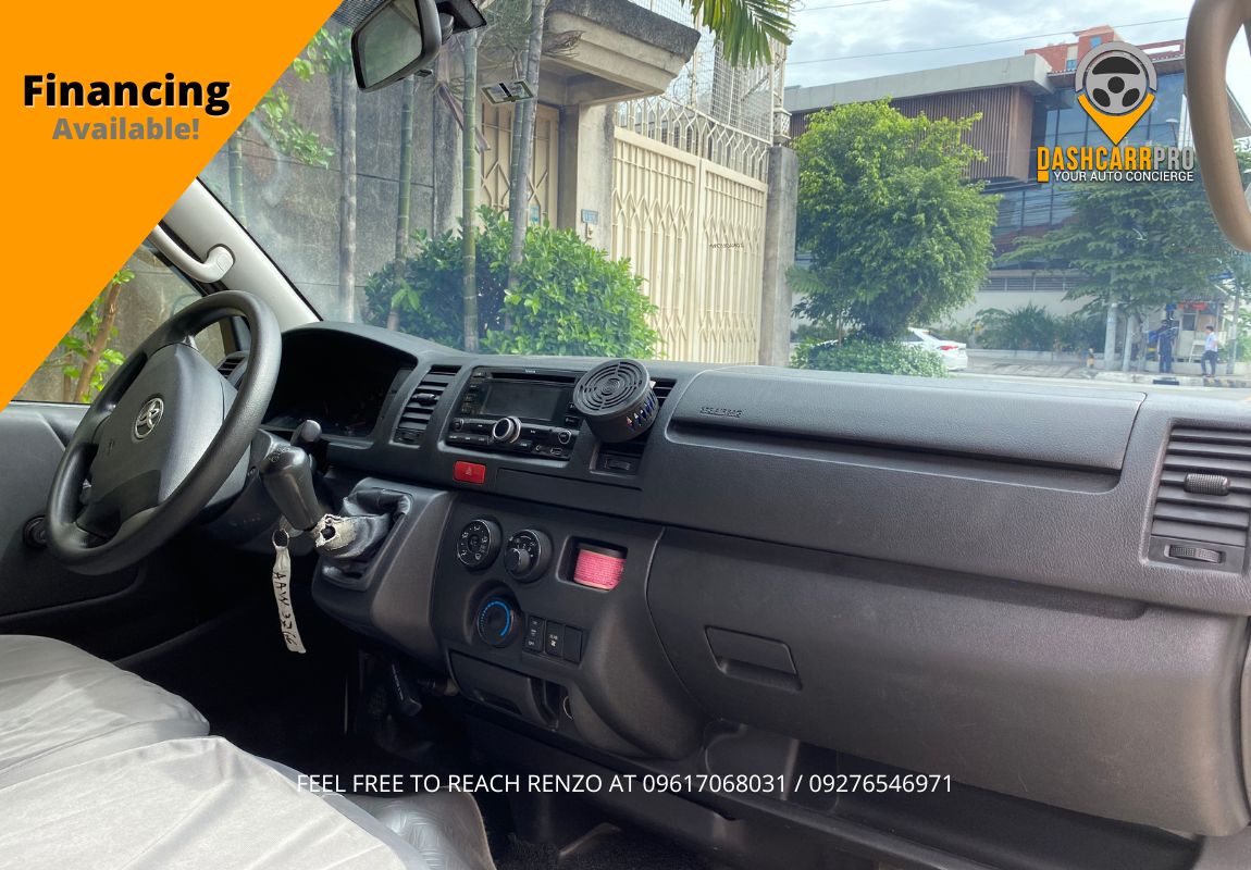 2015 Toyota HiAce Commuter Manual