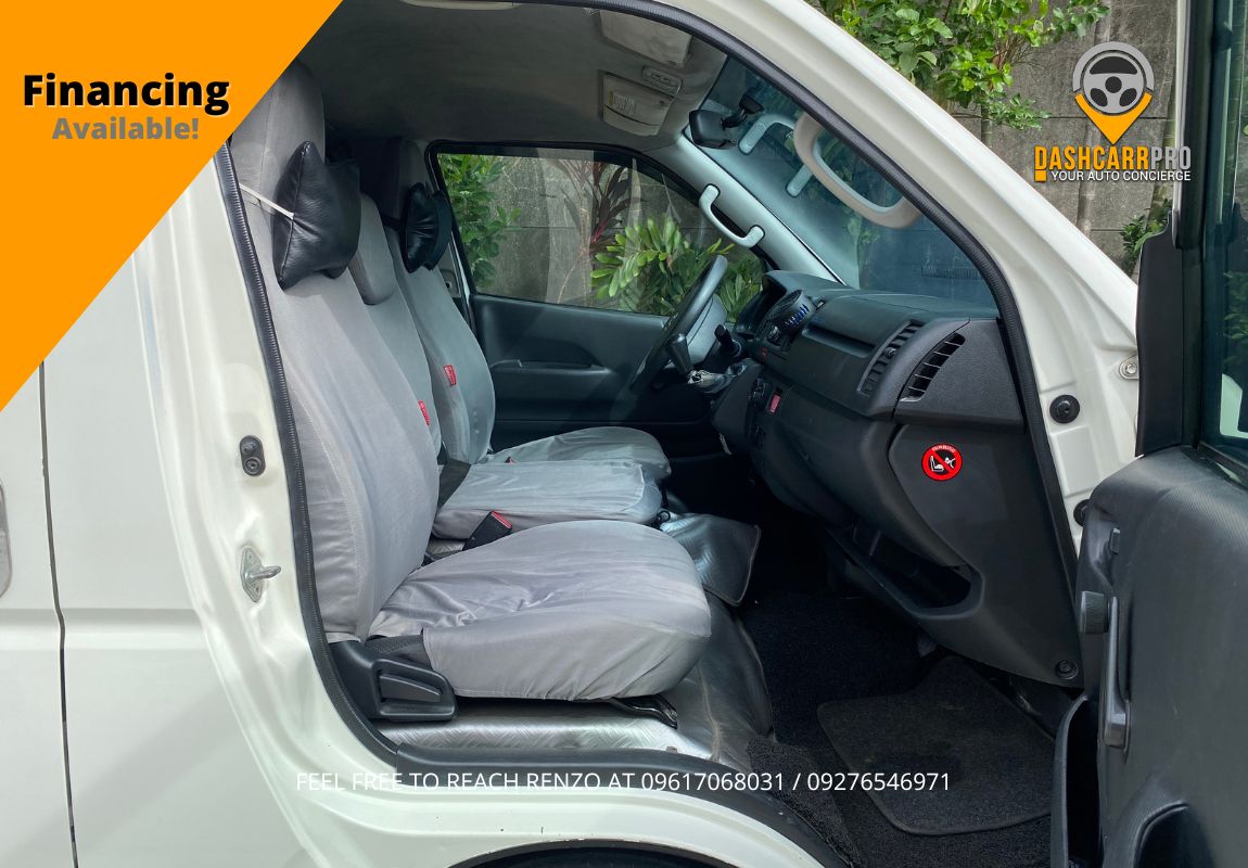 2015 Toyota HiAce Commuter Manual