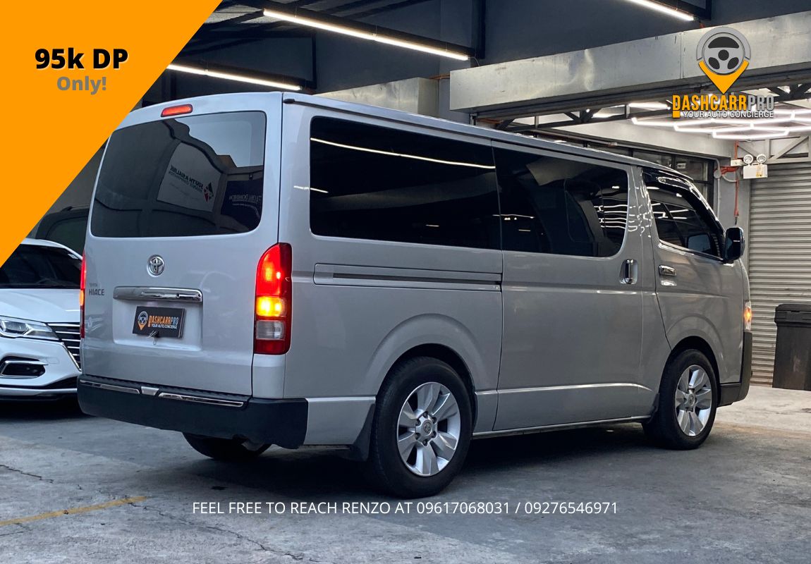 2018 Toyota HiAce Commuter 3.0 MT